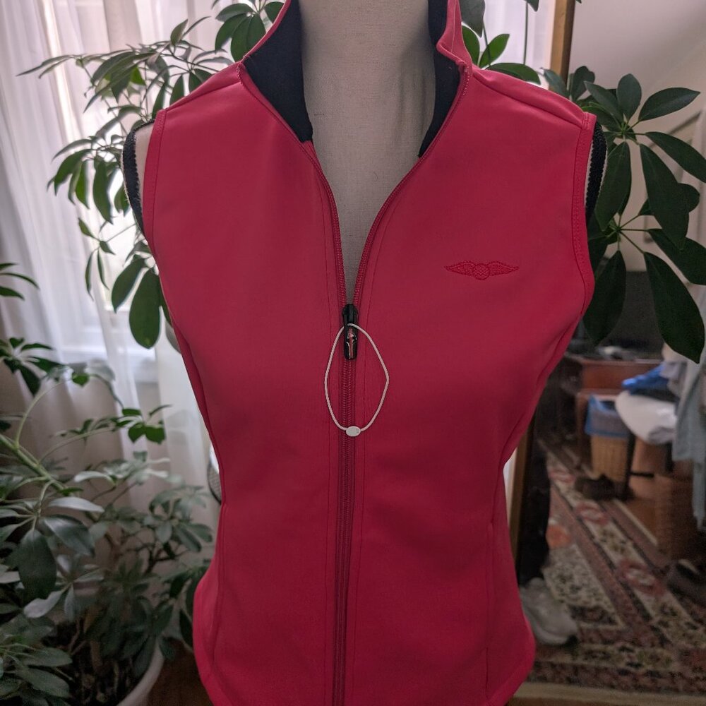 New Women's golf full zip vest from Greg Norman